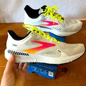 BROOKS Launch GTS Women’s Size 9